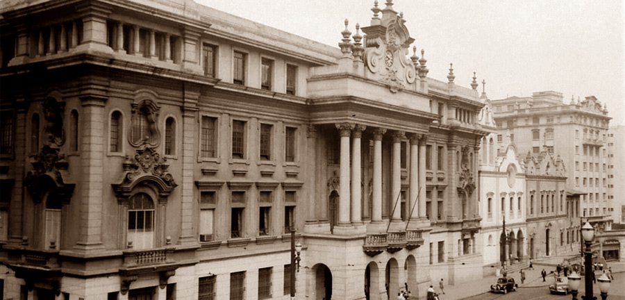 descobrindo-sao-paulo-passeios-visita-guiada-livro-historia-secreta-do-brasil-theatro-municipal-largo-sao-francisco-interna-san-fran