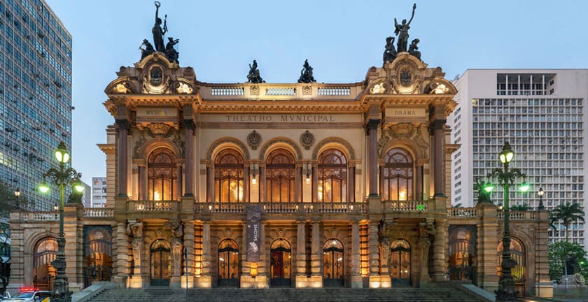 descobrindo-sao-paulo-passeios-visita-guiada-livro-historia-secreta-do-brasil-theatro-municipal-largo-sao-francisco-interna.j